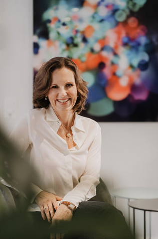 Petra Becker · International Art Bridge